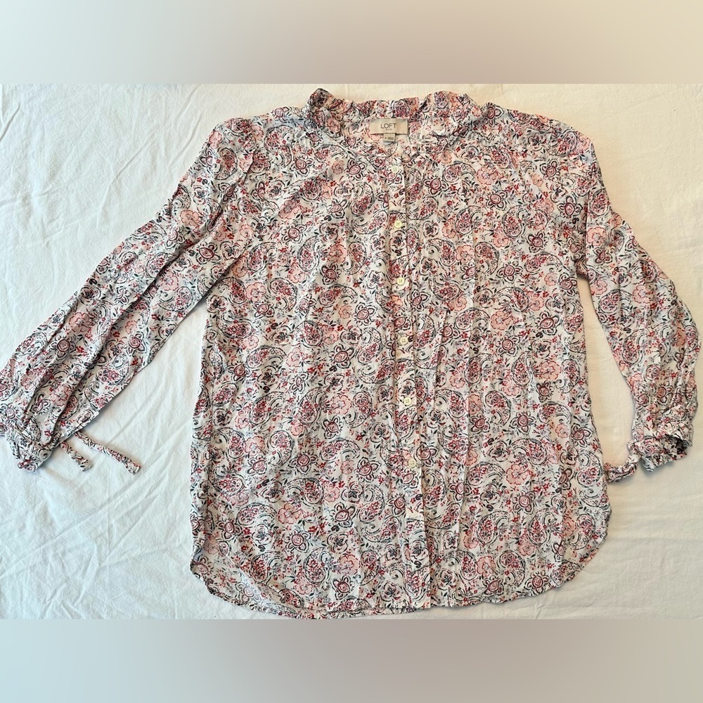 Loft Paisley/Floral Pattern Long Sleeve Button Down Sz Med Barbiecore Preppy